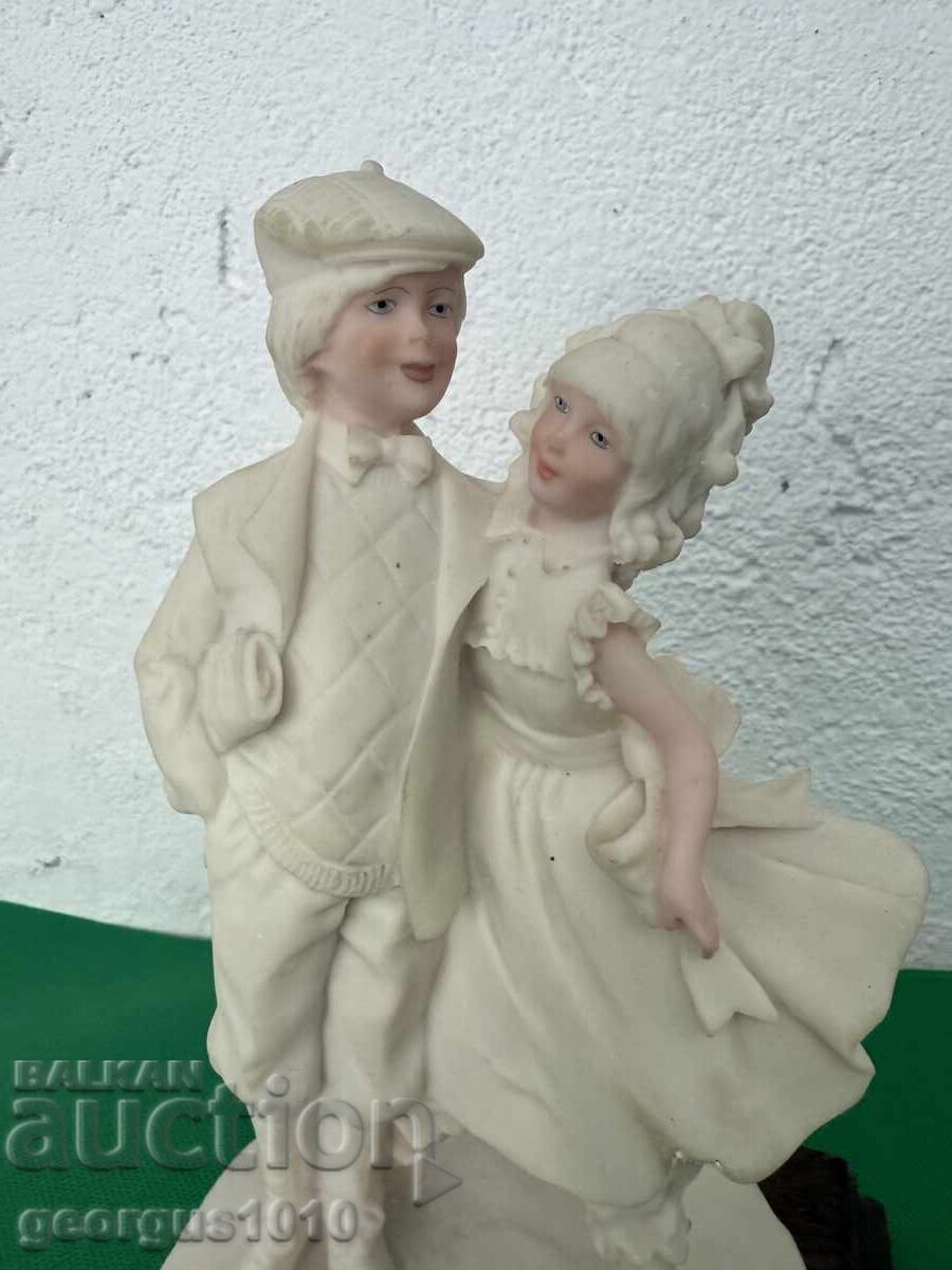 Figurină de colecție Capodimonte №7651 cu preț 65.00 BGN | € 33.23 Figurină de colecție Capodimonte №7651 cu preț 65.00 BGN | € 33.23