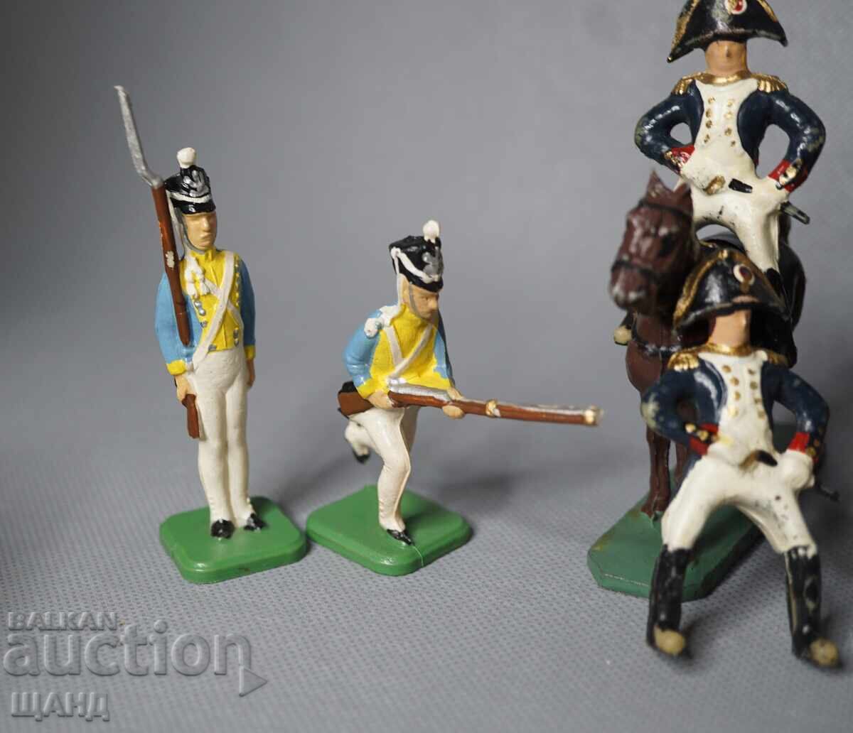 Licitație Lot Figurine Vechi Jucării Soldați Napoleonieni Din Plastic