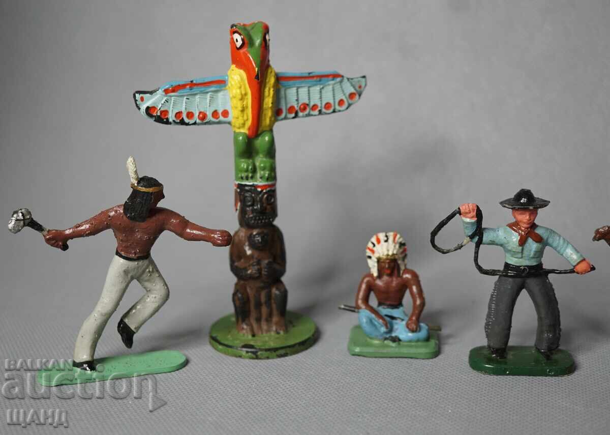 Auction  Old toy plastic figures: soldiers, Indians, cowboys