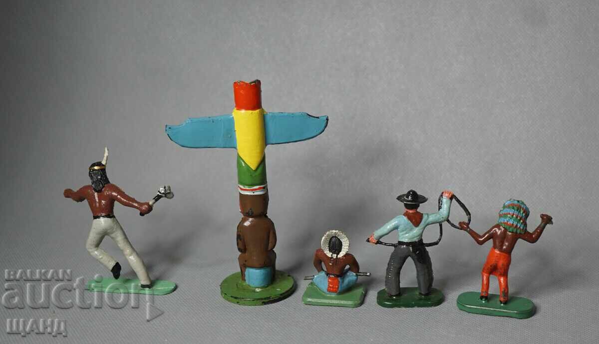Old toy plastic figures: soldiers, Indians, cowboys - 5