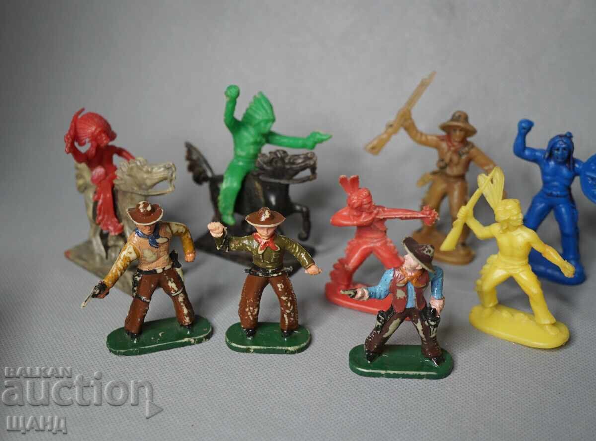 Old toy plastic figures: soldiers, Indians, cowboys with price 10.35 BGN | € 5.29