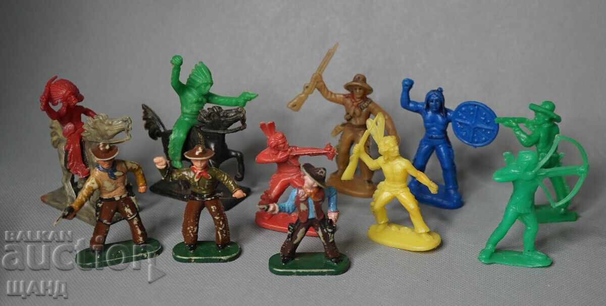 Old toy plastic figures: soldiers, Indians, cowboys