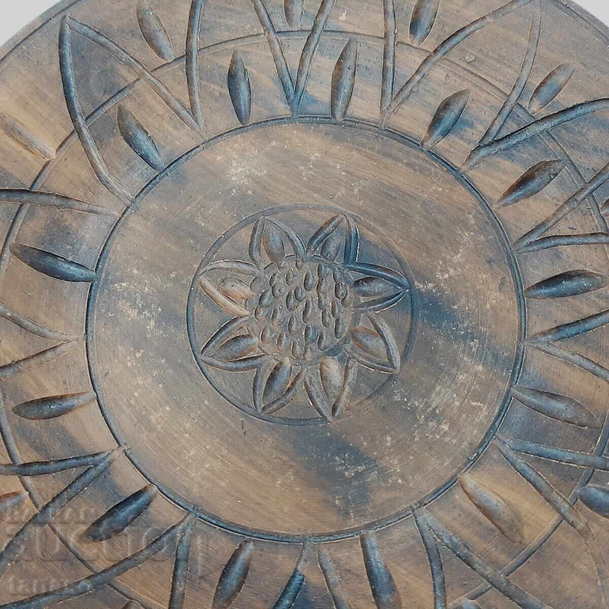 Παράδοση Παλιό κεραμικό εθνο πιάτο για τοίχο