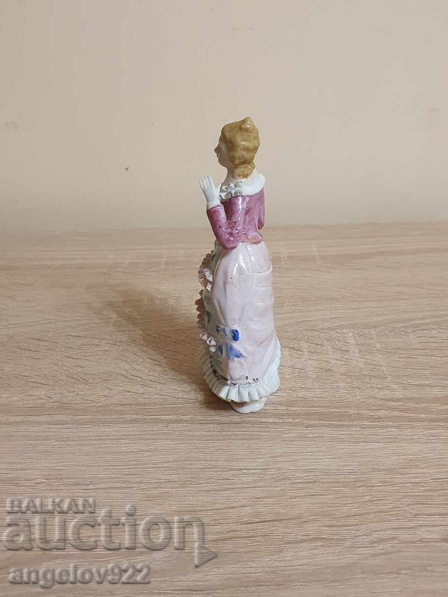 Παράδοση Πανέμορφο πορσελάνινο ειδώλιο!!! Παράδοση Πανέμορφο πορσελάνινο ειδώλιο!!!