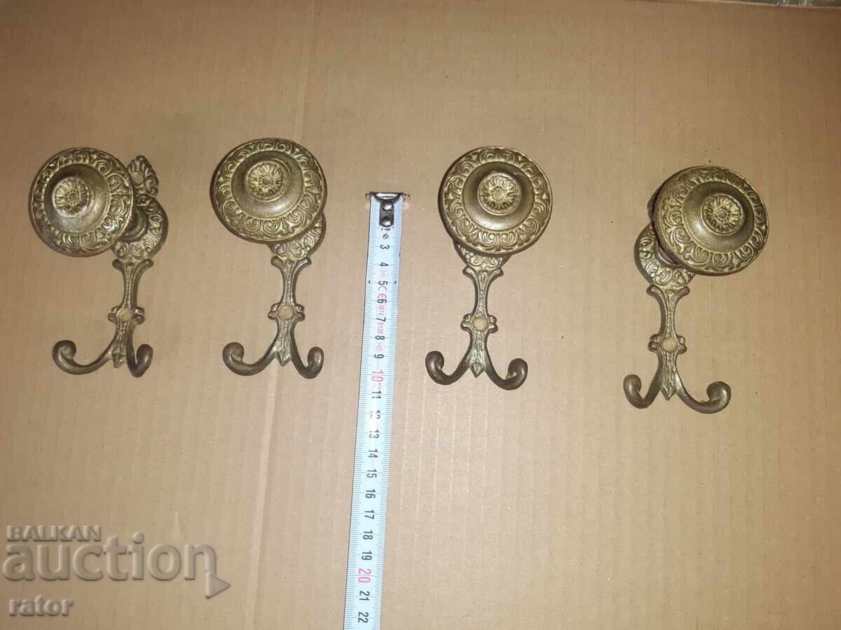 Стари красиви бронзови закачалки - 4 броя . Закачалка