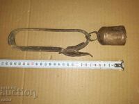 Clopoțel vechi cu curea veche din piele, clopoțel