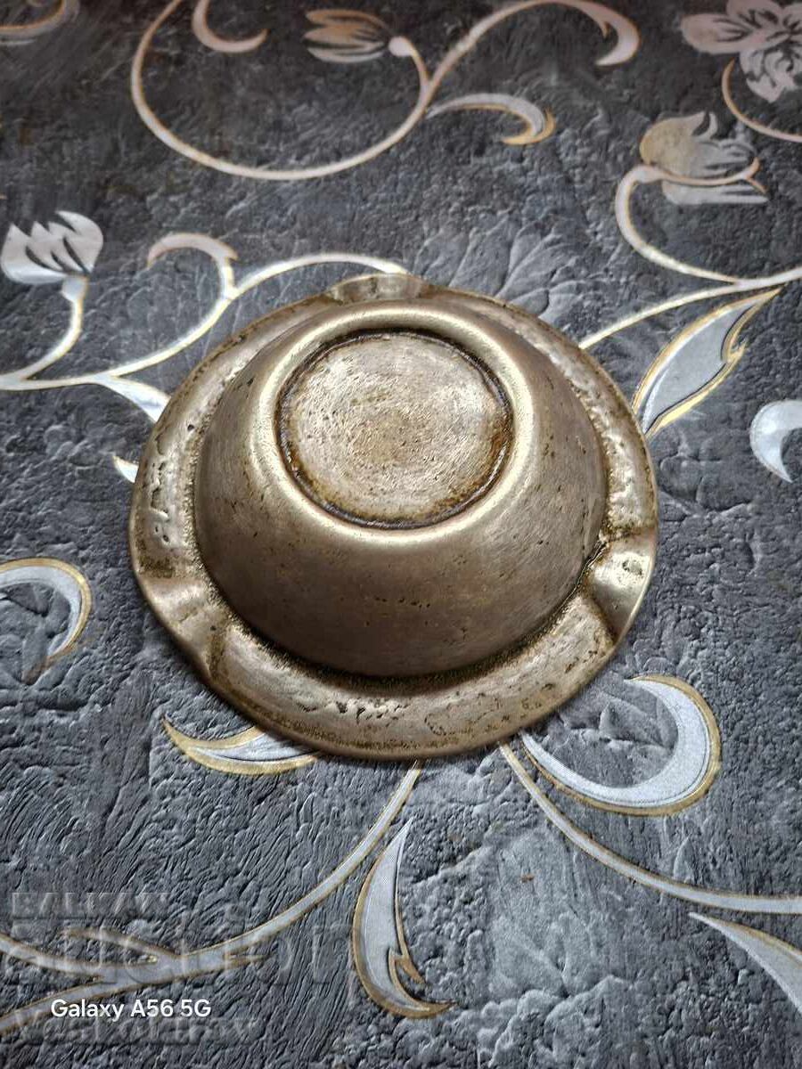 Пепелник с цена € 9.99 | 19.54 лв.