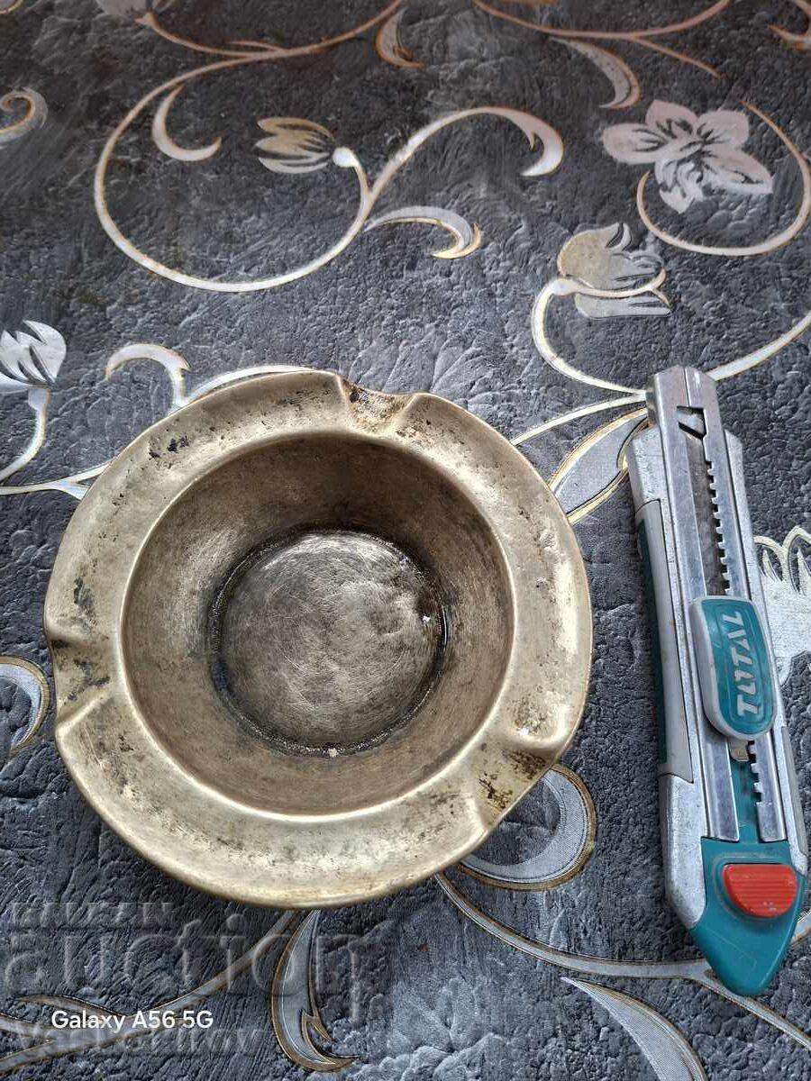 Licitație Scrumieră