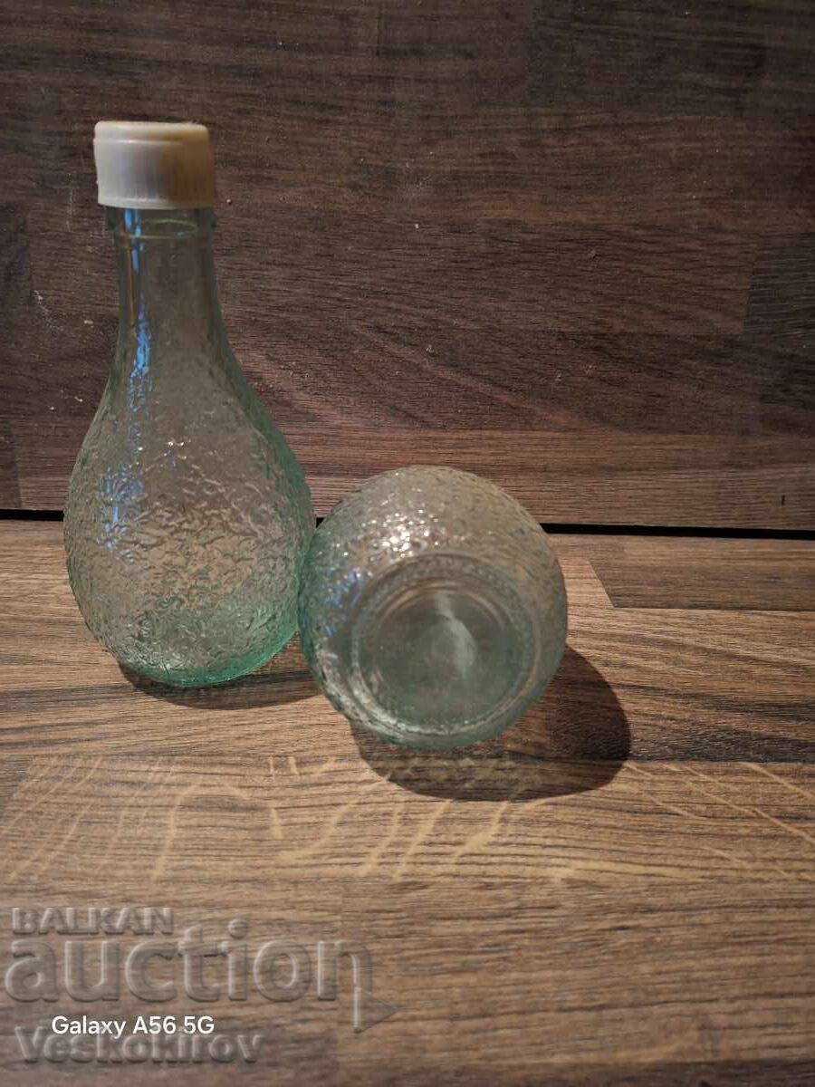 Sticle de ulei cu preț 10.00 BGN | € 5.11 Sticle de ulei cu preț 10.00 BGN | € 5.11