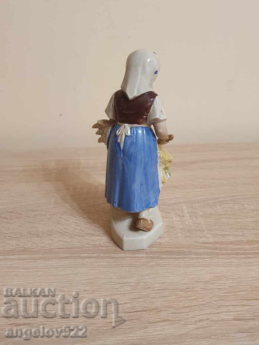 Аукцион Немска порцеланова фигура статуетка !!!