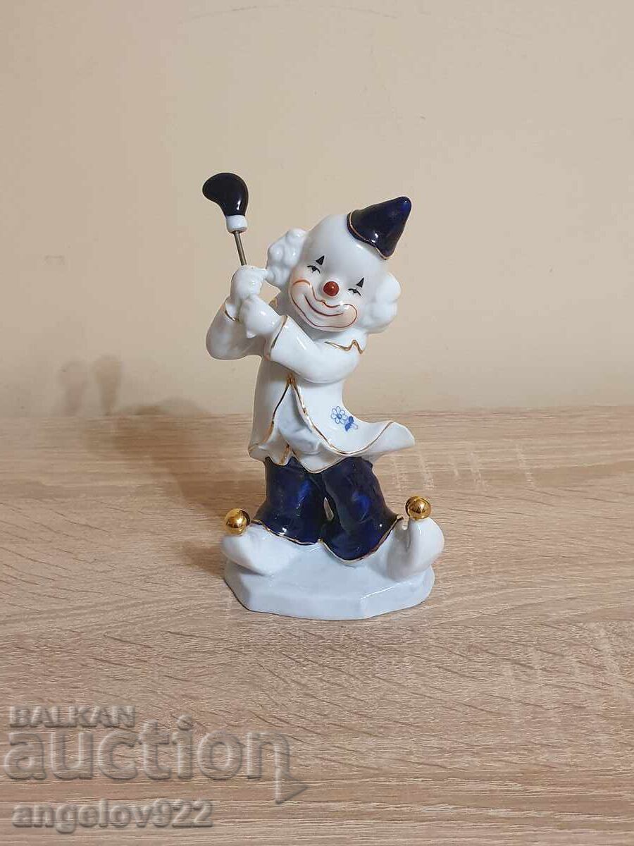 Красива порцеланова фигура статуетка!!!