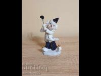 Красива порцеланова фигура статуетка!!!