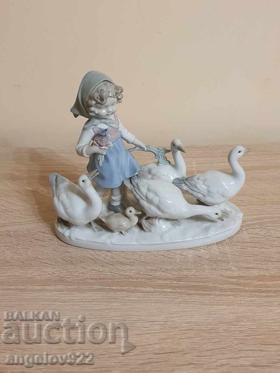 Γερμανική πορσελάνινη φιγούρα αγαλματάκι με σήμανση!!! με τιμή 4.05 BGN | € 2.07 Γερμανική πορσελάνινη φιγούρα αγαλματάκι με σήμανση!!! με τιμή 4.05 BGN | € 2.07