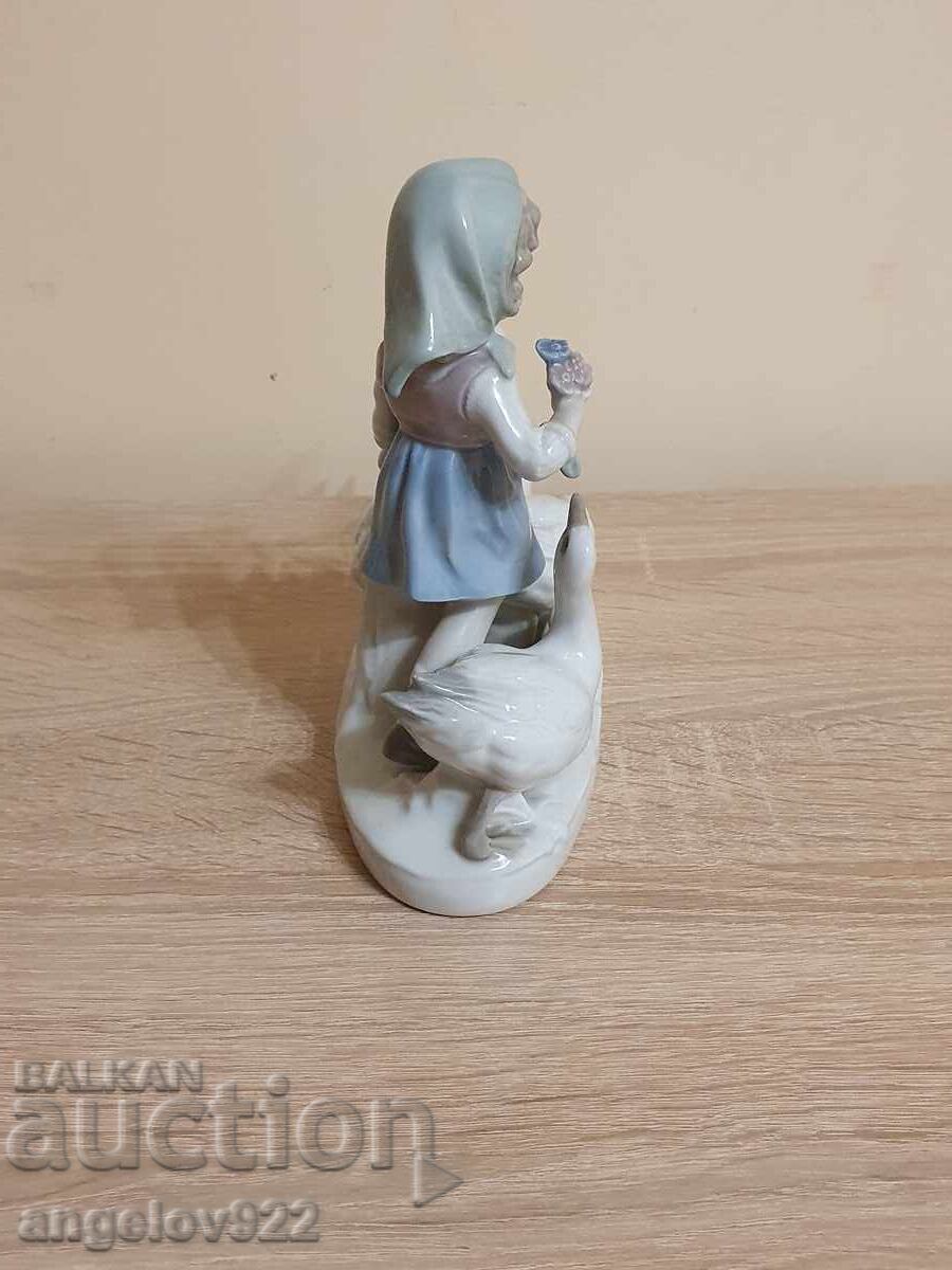Δημοπρασία Γερμανική πορσελάνινη φιγούρα αγαλματάκι με σήμανση!!! Δημοπρασία Γερμανική πορσελάνινη φιγούρα αγαλματάκι με σήμανση!!!