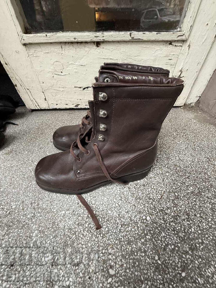 Officer's combat boots, size 44 Officer's combat boots, size 44
