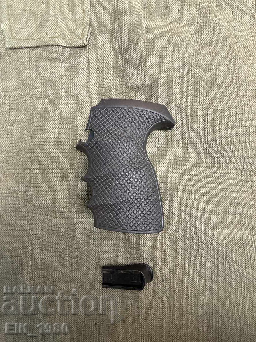 Спортна Ръкохватка за пистолет ТТ с цена 120.00 лв. | € 61.36