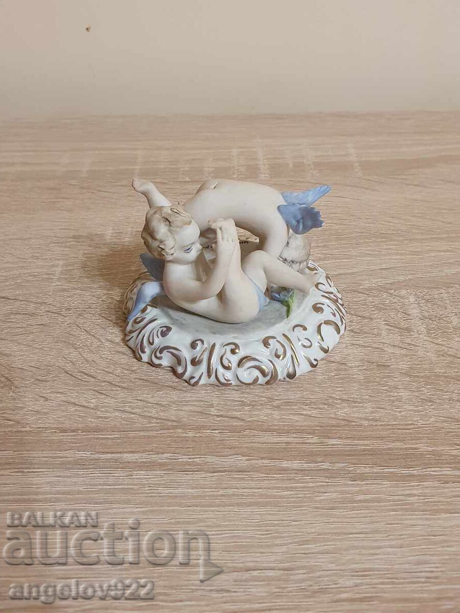 Porcelain figure statuette with markings!!! Porcelain figure statuette with markings!!!