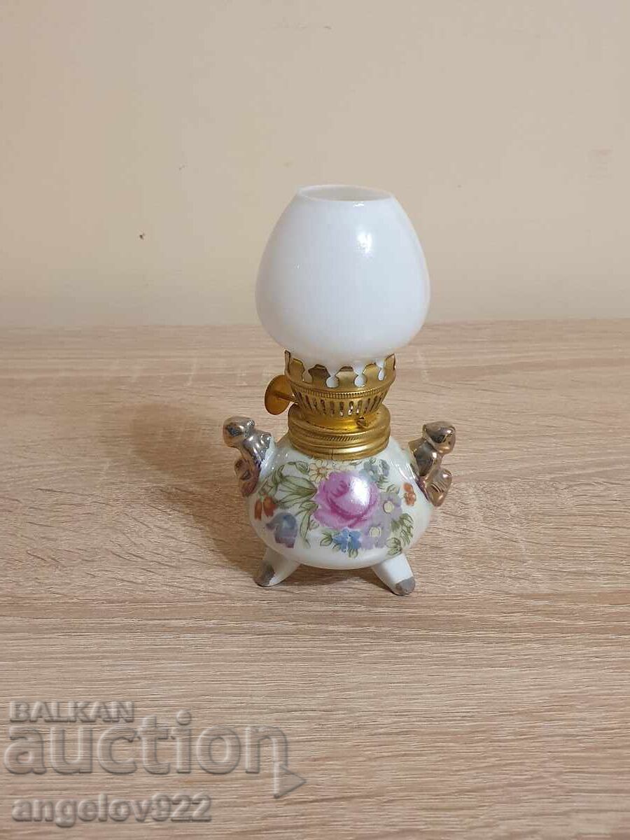 Аукцион Малка порцеланова газова лампа!!! Аукцион Малка порцеланова газова лампа!!!