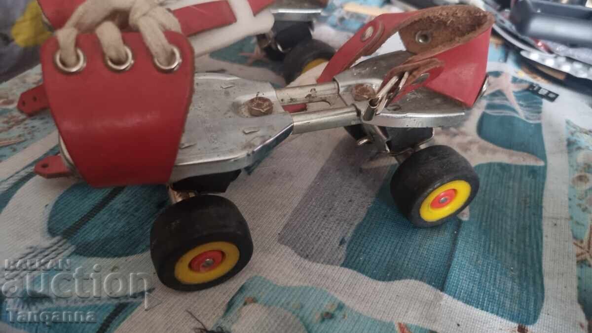 Patinaj pentru copii cu preț 40.00 BGN | € 20.45 Patinaj pentru copii cu preț 40.00 BGN | € 20.45