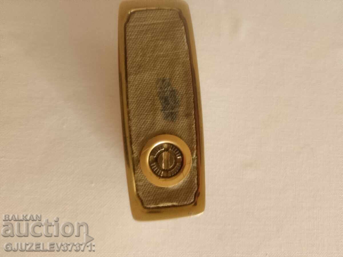 Delivery of Table Lighter, Consul Crown