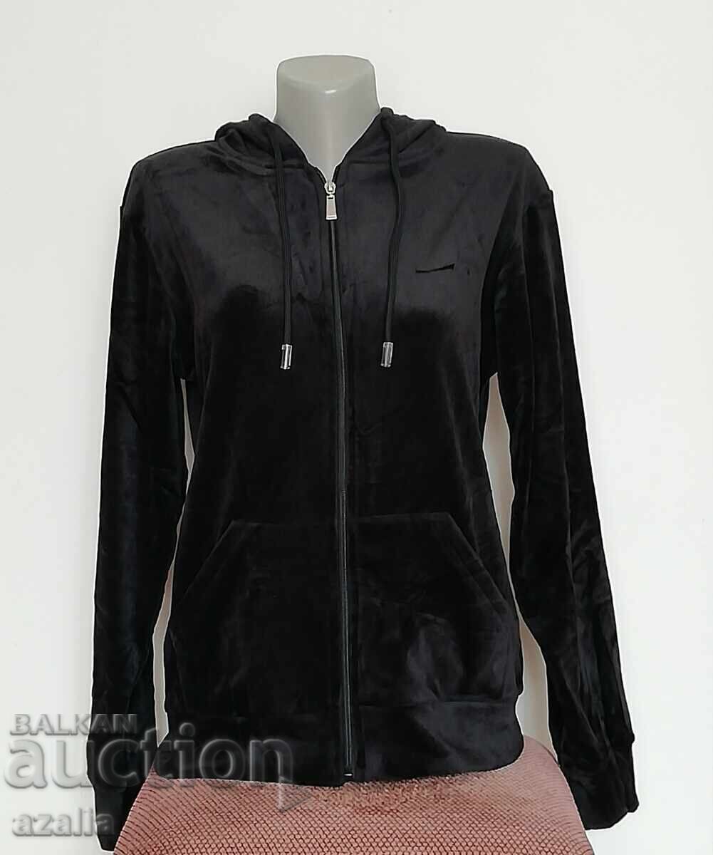 New women's tracksuit, black, with hood, 85% cotton with price 49.00 BGN | € 25.05