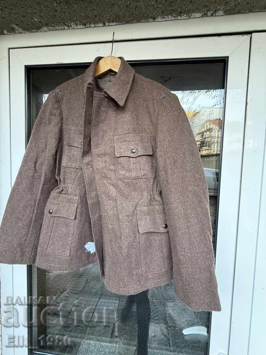 Jachetă de soldat șaeică cu preț 30.00 BGN | € 15.34