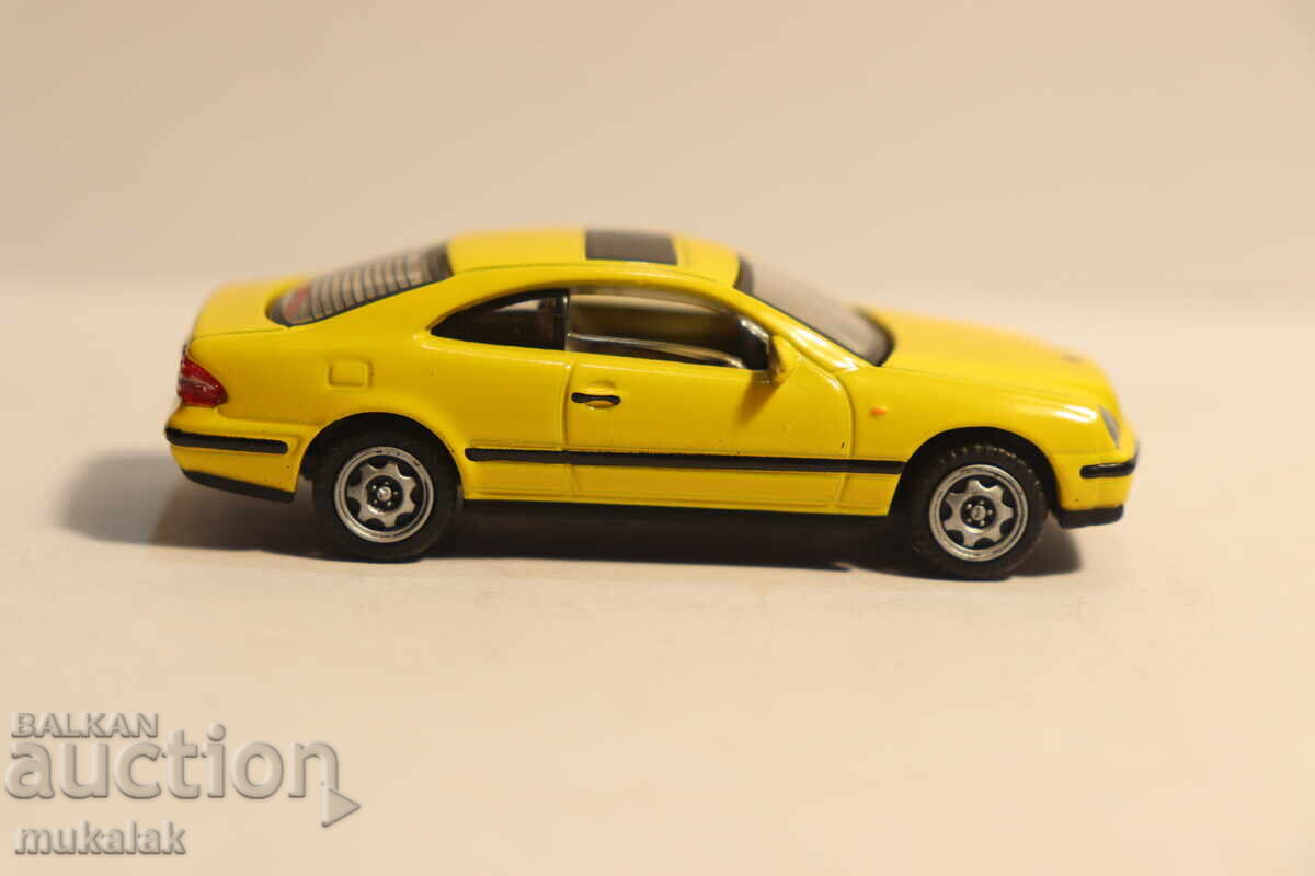 Delivery of 1:72 HONGWELL MERCEDES BENZ CLK TOY CAR MODEL Delivery of 1:72 HONGWELL MERCEDES BENZ CLK TOY CAR MODEL