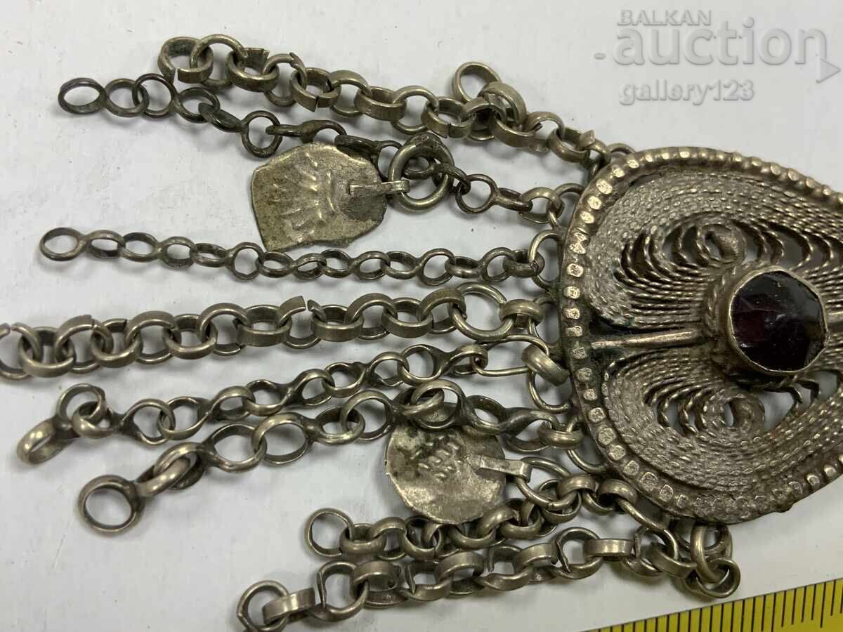 Licitație Bijuterie renascentistă cu filigran strălucitor Licitație Bijuterie renascentistă cu filigran strălucitor