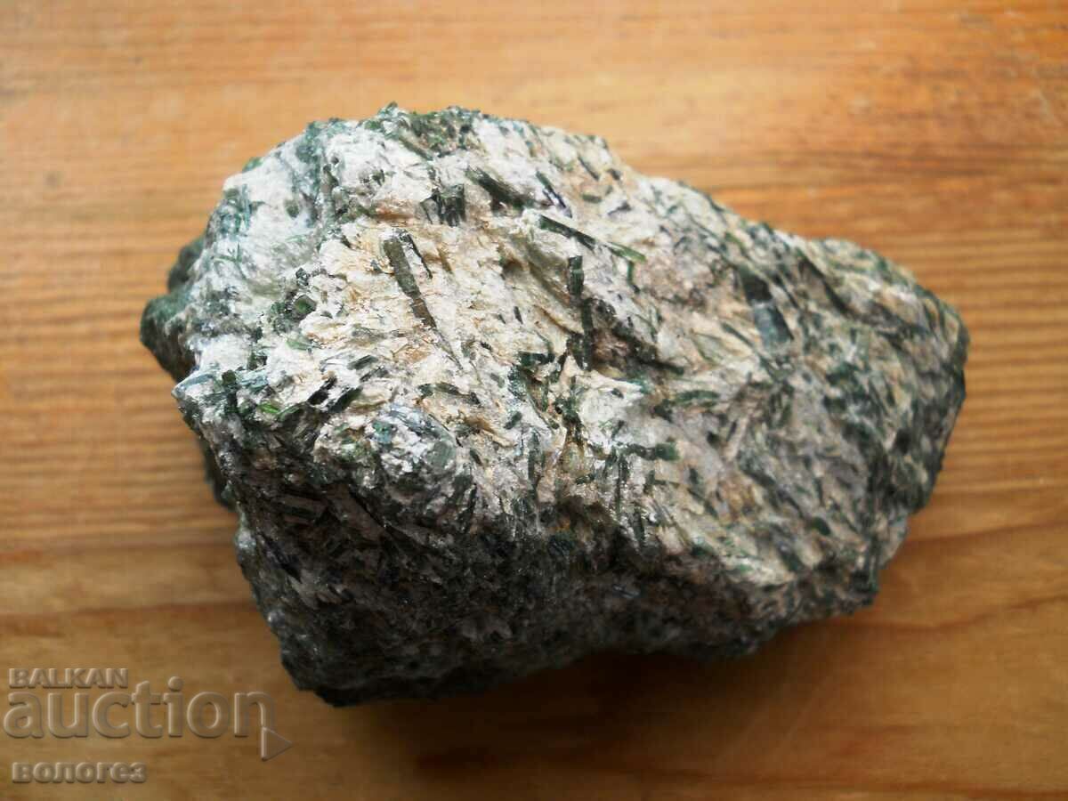 Actinolite with price 30.00 BGN | € 15.34