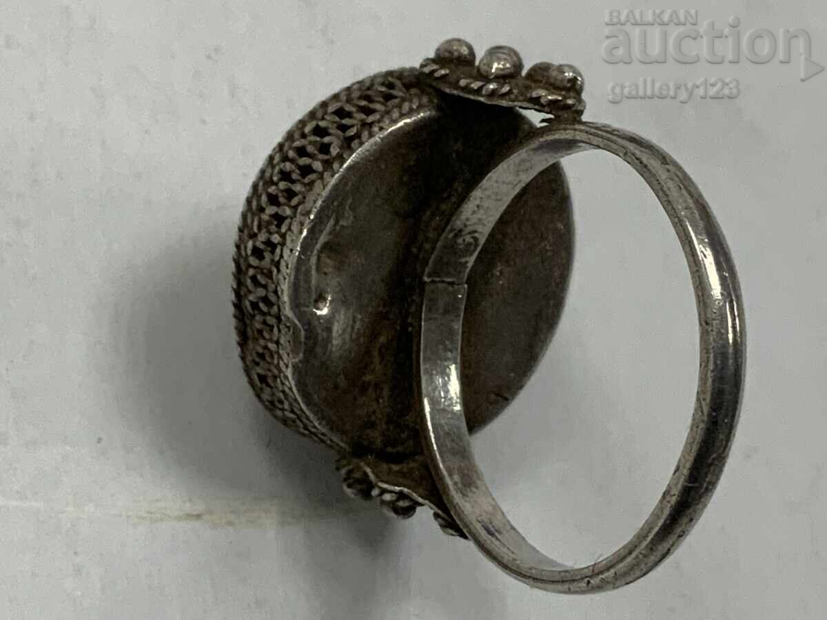 Inel vechi din filigran de argint cu preț 36.00 BGN | € 18.41