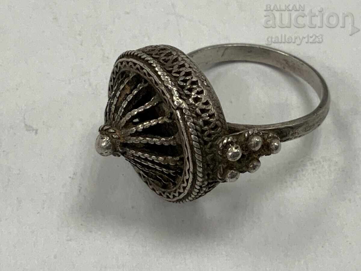 Inel vechi din filigran de argint