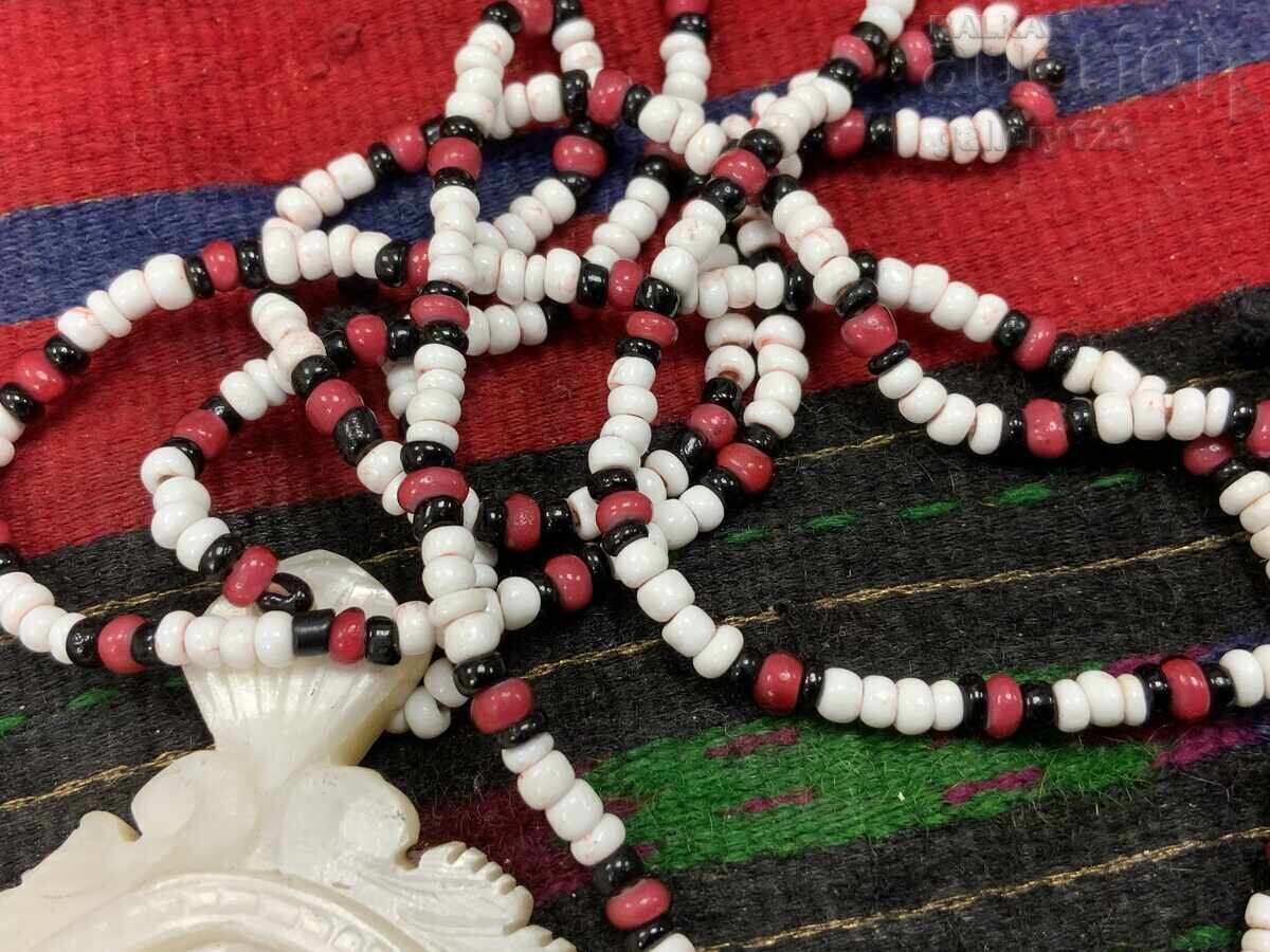 Delivery of Jerusalem Mother-of-Pearl 19th Century Nativity Scene Hand-Engraved