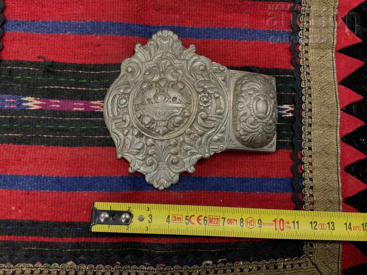 Αναγεννησιακή σοφιανή αγκράφα ζώνης ασημένια σκαλιστή με τιμή 13.00 BGN | € 6.65 Αναγεννησιακή σοφιανή αγκράφα ζώνης ασημένια σκαλιστή με τιμή 13.00 BGN | € 6.65