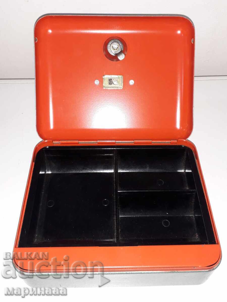 Licitație SEIF METALIC MASIV. 1,316 KG. GERMANIA