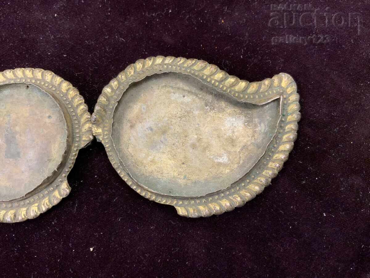 Licitație Paftale renascentiste pentru restaurare argint ștanțat aurit Licitație Paftale renascentiste pentru restaurare argint ștanțat aurit