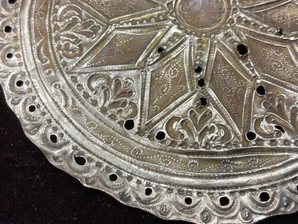 Доставка на Възрожденски тепелък сребро сечан кован почистен