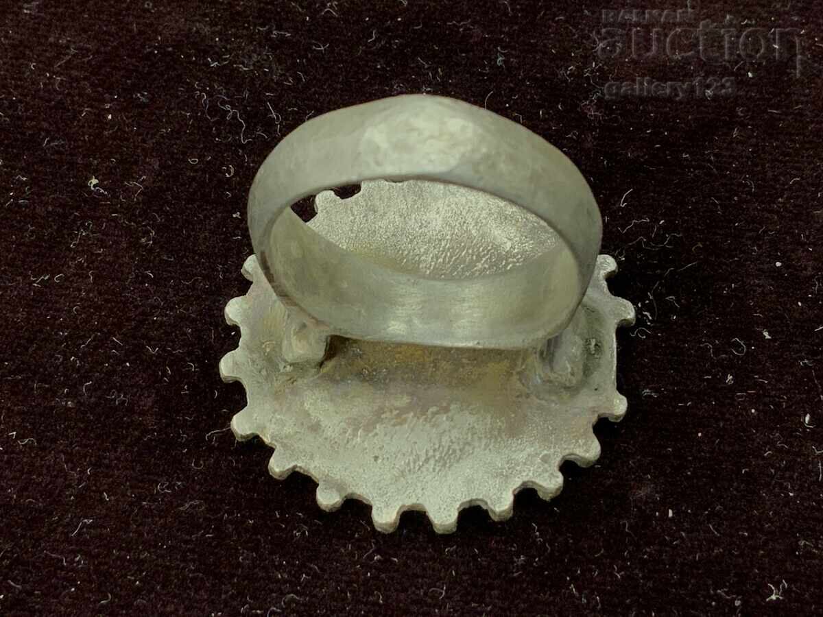 Auction  Revival ring, Cveti enamel, silver, chased