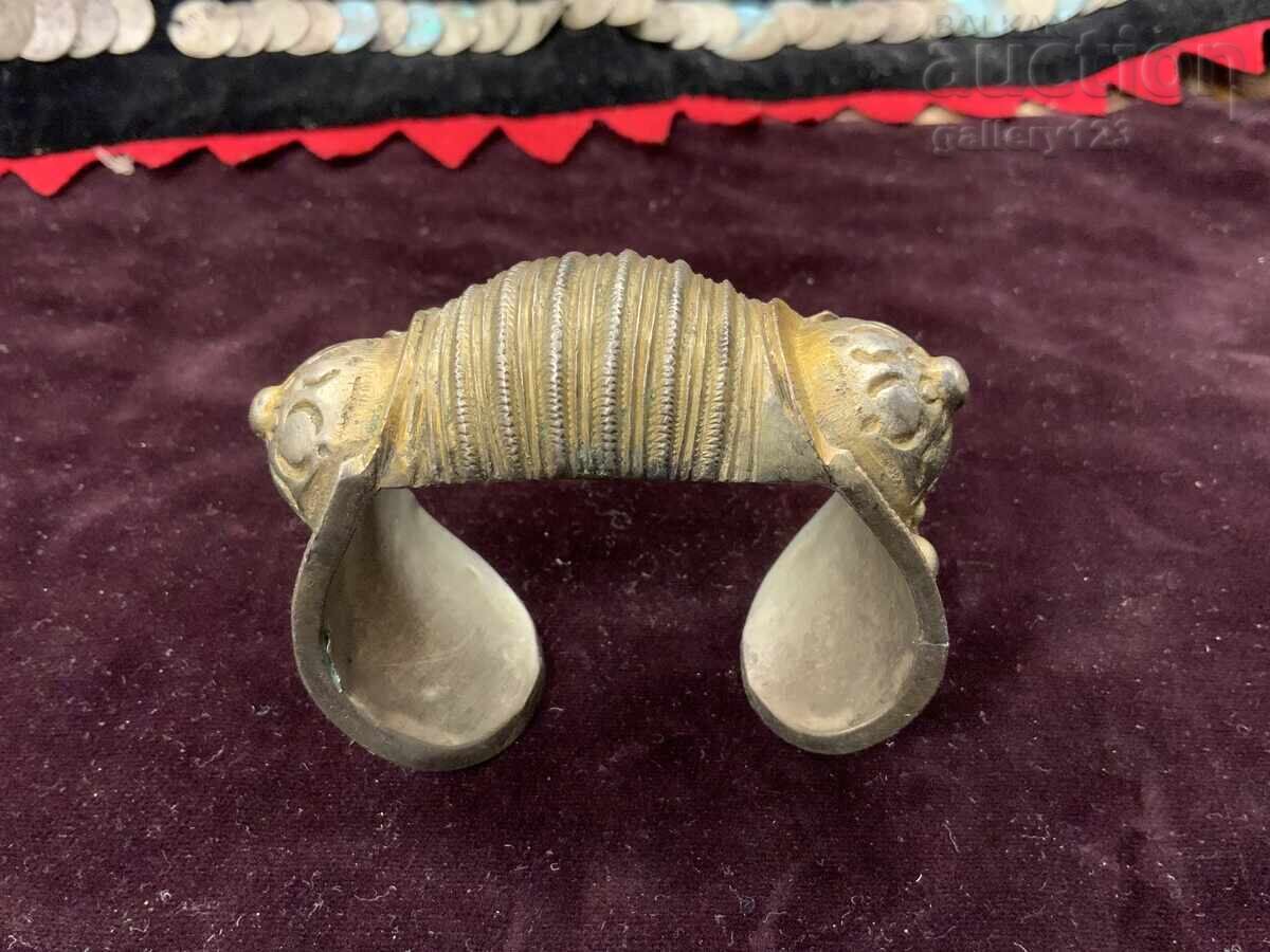 Възрожденска гривна сребро сечан позлата кубелия рогатка