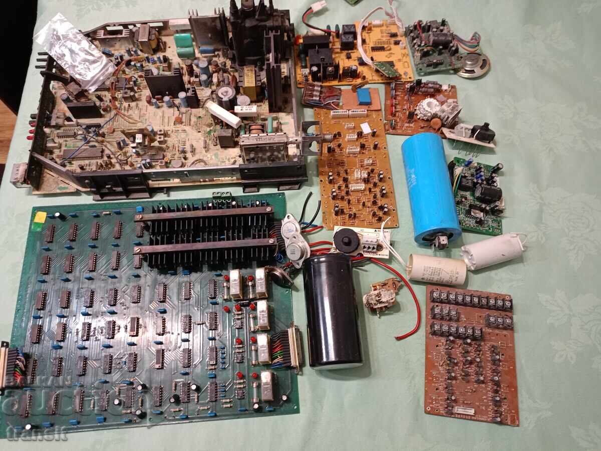 Electronic scrap, Pravetz 8 M board with price 11.00 BGN | € 5.62 Electronic scrap, Pravetz 8 M board with price 11.00 BGN | € 5.62