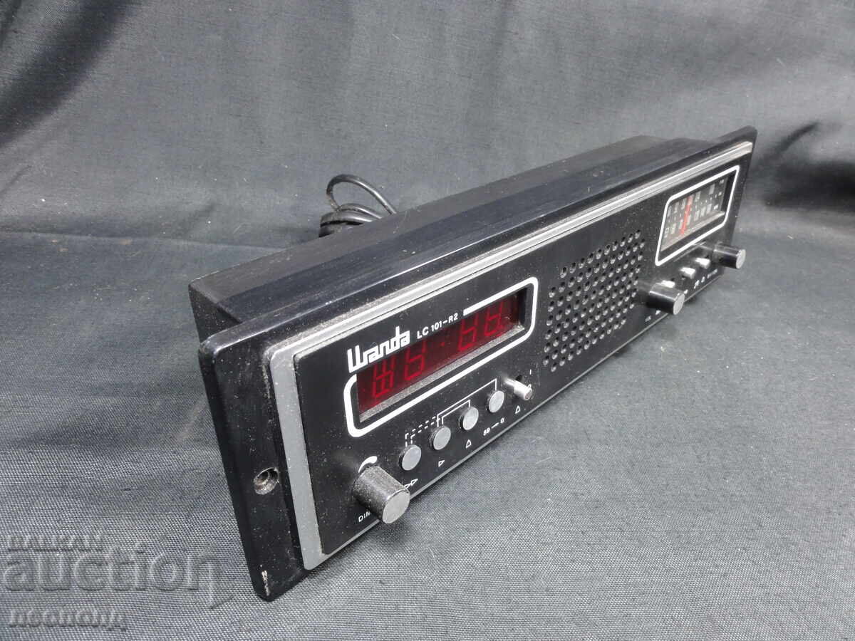 BZC STAR RETRO TRANSISTOR RADIO LED CLOCK WANDA with price 7.40 BGN | € 3.78
