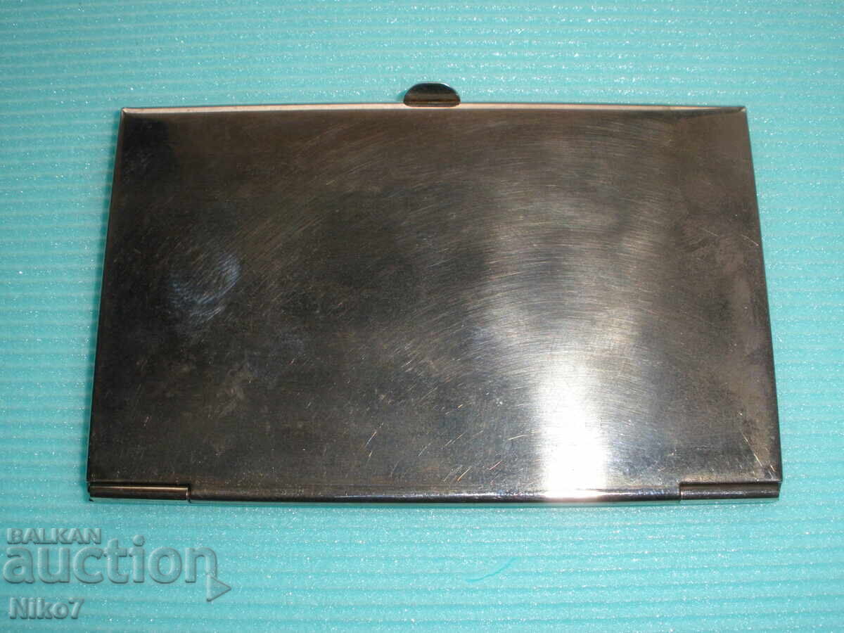 Аукцион Метална кутийка за визитки. Аукцион Метална кутийка за визитки.