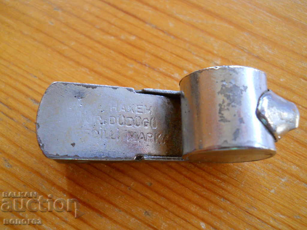 Licitație Fluier de poliție vechi "Balilla" Italia Licitație Fluier de poliție vechi "Balilla" Italia