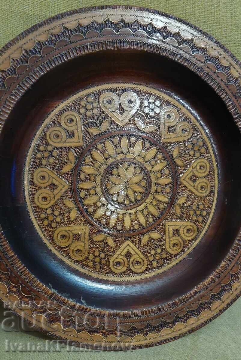 Delivery of Wooden panel inlaid with brass for connoisseurs, 30cm