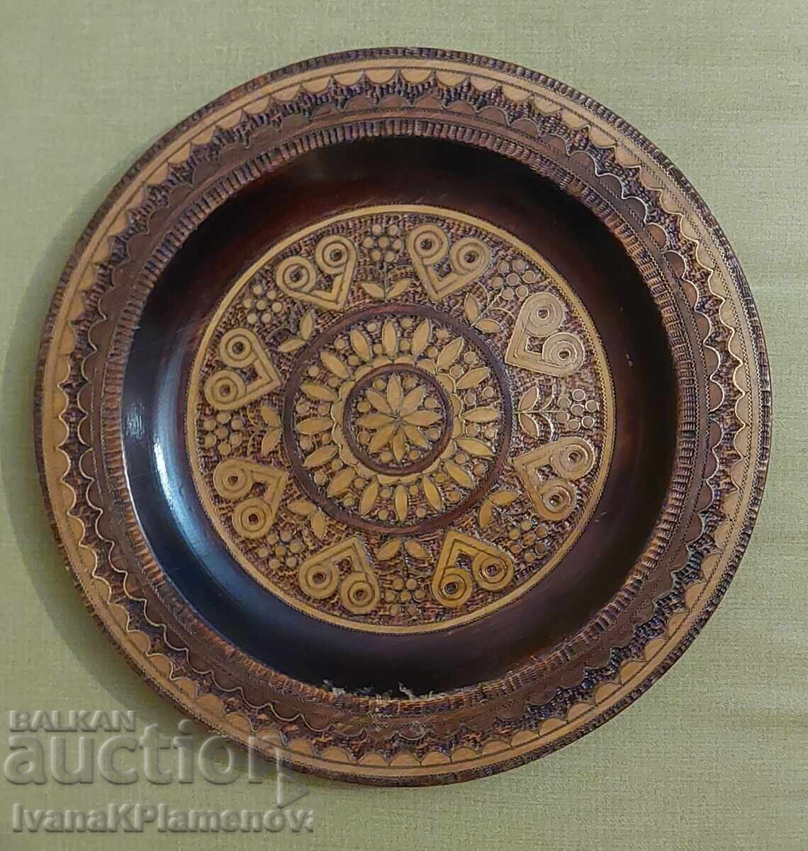 Wooden panel inlaid with brass for connoisseurs, 30cm