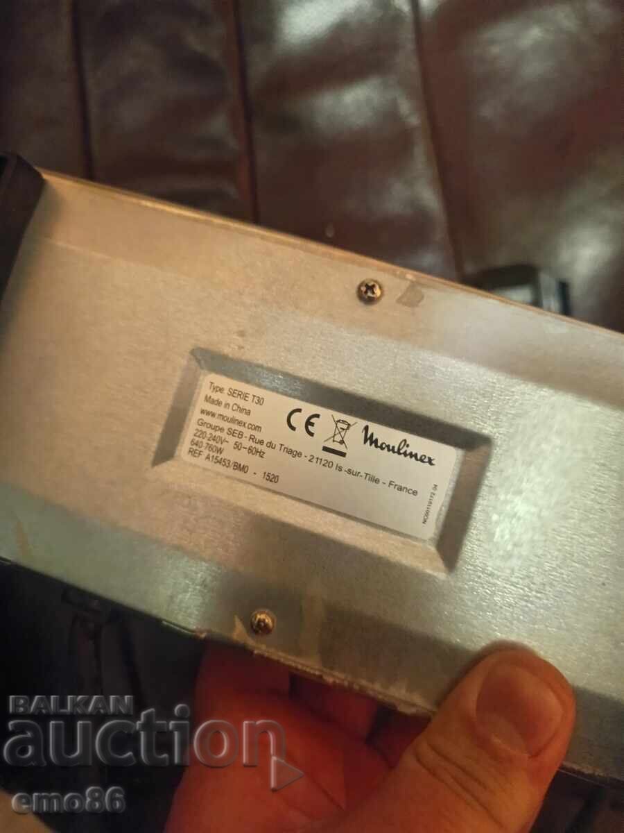 Moulinex тостер Б.З.Ц. с цена 5.00 лв. | € 2.56