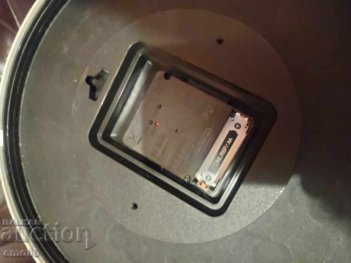 Radio-controlled wall clock B.Z.C with price 2.00 BGN | € 1.02