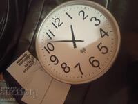 Radio-controlled wall clock B.Z.C