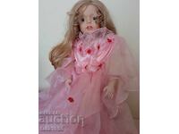 Păpușă veche de 65 cm din porțelan + haine