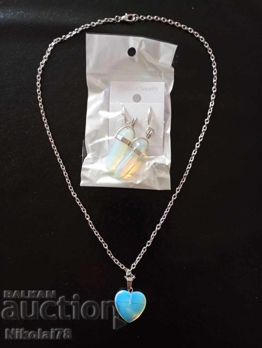 Παράδοση Σετ σκουλαρίκια και κολιέ καρδιά από φεγγαρόπετρα με αλυσίδα 45 εκ
