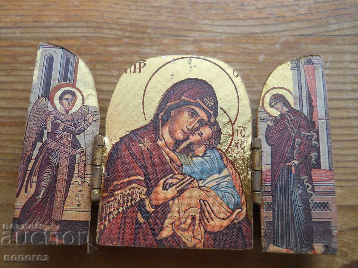 Wooden icon-triptych Wooden icon-triptych